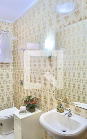 Casa à venda com 450m², 4 quartos e 7 vagas Casa à venda com 450m², 4 quartos e 7 vagasLavabo