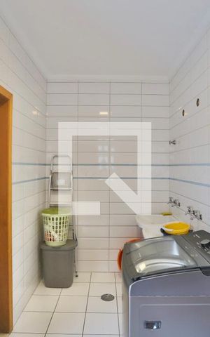 Casa à venda com 450m², 4 quartos e 7 vagas Casa à venda com 450m², 4 quartos e 7 vagasLavanderia