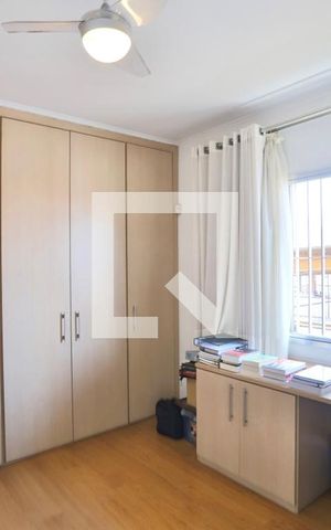 Casa à venda com 450m², 4 quartos e 7 vagas Casa à venda com 450m², 4 quartos e 7 vagasQuarto 2