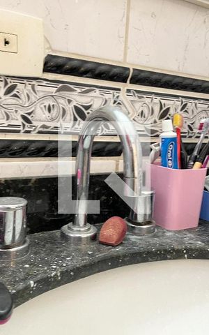 Casa de condomínio à venda com 140m², 4 quartos e 3 vagas Casa de condomínio à venda com 140m², 4 quartos e 3 vagasBanheiro da Suíte 1