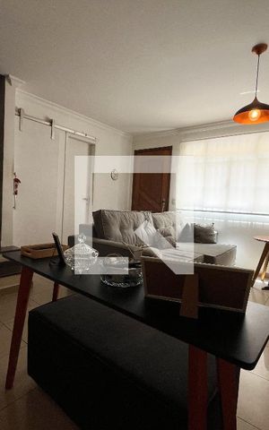 Casa de condomínio à venda com 140m², 4 quartos e 3 vagas Casa de condomínio à venda com 140m², 4 quartos e 3 vagasSala