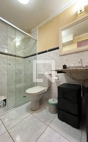 Casa de condomínio à venda com 140m², 4 quartos e 3 vagas Casa de condomínio à venda com 140m², 4 quartos e 3 vagasBanheiro da Suíte 2