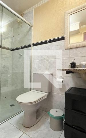 Casa de condomínio à venda com 140m², 4 quartos e 3 vagas Casa de condomínio à venda com 140m², 4 quartos e 3 vagasBanheiro da Suíte 2