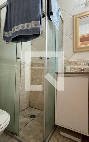 Casa de condomínio à venda com 140m², 4 quartos e 3 vagas Casa de condomínio à venda com 140m², 4 quartos e 3 vagasBanheiro Corredor