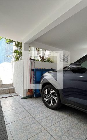 Casa à venda com 155m², 4 quartos e 1 vaga Casa à venda com 155m², 4 quartos e 1 vagaGaragem