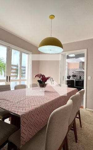 Casa à venda com 155m², 4 quartos e 1 vaga Casa à venda com 155m², 4 quartos e 1 vagaSala de Jantar