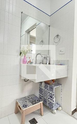 Casa à venda com 155m², 4 quartos e 1 vaga Casa à venda com 155m², 4 quartos e 1 vagaBanheiro da Suíte 2