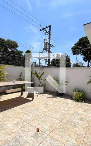Casa à venda com 155m², 4 quartos e 1 vaga Casa à venda com 155m², 4 quartos e 1 vagaÁrea externa