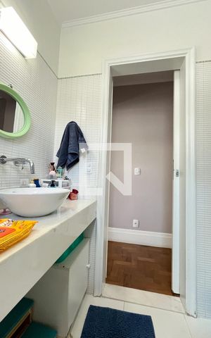 Casa à venda com 155m², 4 quartos e 1 vaga Casa à venda com 155m², 4 quartos e 1 vagaBanheiro Corredor