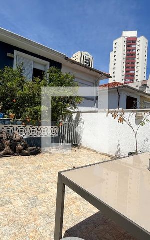 Casa à venda com 155m², 4 quartos e 1 vaga Casa à venda com 155m², 4 quartos e 1 vagaÁrea externa