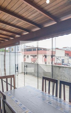 Apartamento à venda com 140m², 3 quartos e 2 vagas Apartamento à venda com 140m², 3 quartos e 2 vagasCobertura