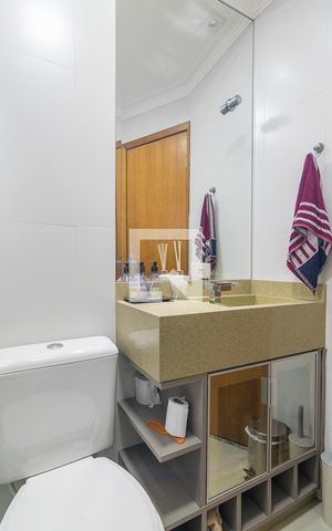Apartamento à venda com 140m², 3 quartos e 2 vagas Apartamento à venda com 140m², 3 quartos e 2 vagasBanheiro