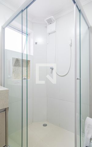Apartamento à venda com 140m², 3 quartos e 2 vagas Apartamento à venda com 140m², 3 quartos e 2 vagasBanheiro da Suite