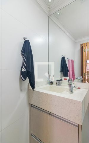 Apartamento à venda com 140m², 3 quartos e 2 vagas Apartamento à venda com 140m², 3 quartos e 2 vagasBanheiro da Suite