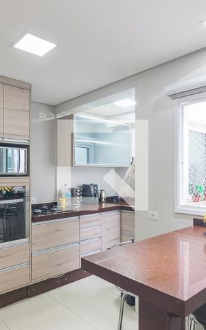 Apartamento à venda com 140m², 3 quartos e 2 vagas Apartamento à venda com 140m², 3 quartos e 2 vagasCozinha