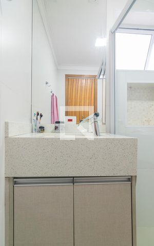 Apartamento à venda com 140m², 3 quartos e 2 vagas Apartamento à venda com 140m², 3 quartos e 2 vagasBanheiro da Suite
