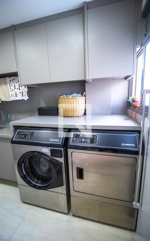 Apartamento para alugar com 163m², 3 quartos e 3 vagasÁrea de Serviço