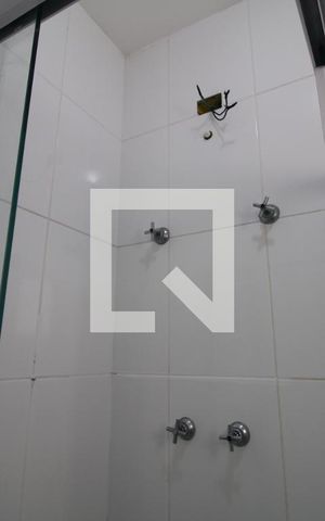 Casa de condomínio para alugar com 77m², 2 quartos e 1 vagaChuveiro banheiro da suíte 1