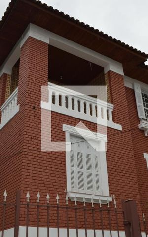 Casa à venda com 250m², 7 quartos e 3 vagasFachada
