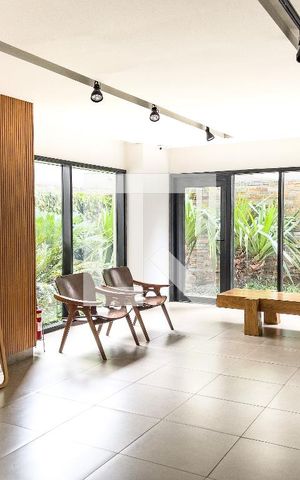 Apartamento à venda com 29m², 1 quarto e 1 vaga Apartamento à venda com 29m², 1 quarto e 1 vagaÁrea comum - Living de entrada