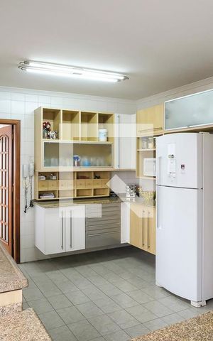 Apartamento à venda com 140m², 3 quartos e 2 vagasCozinha