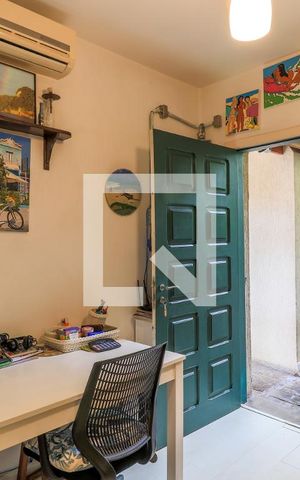 Casa à venda com 280m², 3 quartos e 3 vagas Casa à venda com 280m², 3 quartos e 3 vagasEscritório