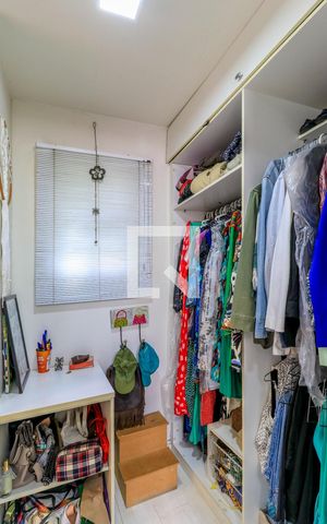 Casa à venda com 280m², 3 quartos e 3 vagas Casa à venda com 280m², 3 quartos e 3 vagasCloset da suíte 1