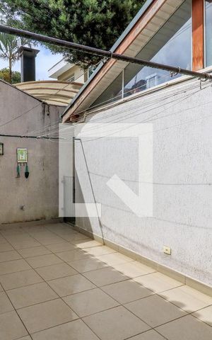 Casa à venda com 280m², 3 quartos e 3 vagas Casa à venda com 280m², 3 quartos e 3 vagasQuintal