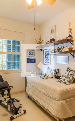 Casa à venda com 280m², 3 quartos e 3 vagas Casa à venda com 280m², 3 quartos e 3 vagasQuarto