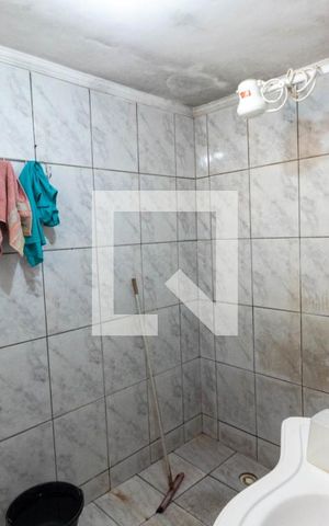 Casa à venda com 370m², 6 quartos e 4 vagas Casa à venda com 370m², 6 quartos e 4 vagasBanheiro 5