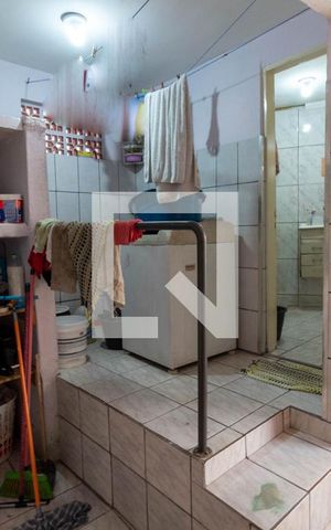 Casa à venda com 370m², 6 quartos e 4 vagas Casa à venda com 370m², 6 quartos e 4 vagasLavanderia 4