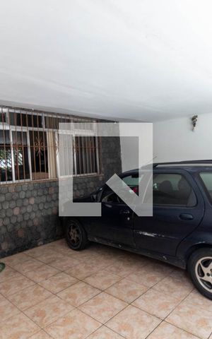 Casa à venda com 370m², 6 quartos e 4 vagas Casa à venda com 370m², 6 quartos e 4 vagasGaragem