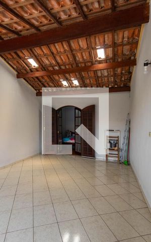 Casa à venda com 72m², 2 quartos e 1 vaga Casa à venda com 72m², 2 quartos e 1 vagaVaranda