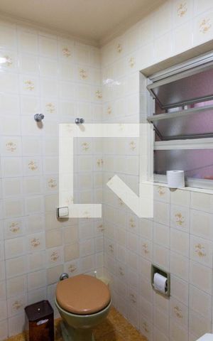 Casa à venda com 317m², 4 quartos e 4 vagas Casa à venda com 317m², 4 quartos e 4 vagasBanheiro 4
