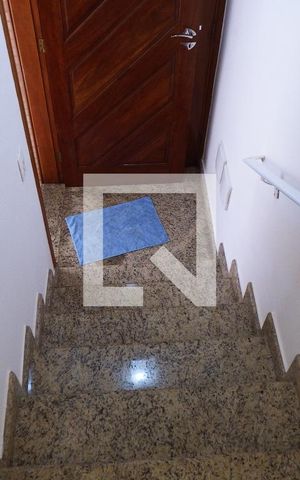Apartamento para alugar com 177m², 3 quartos e 4 vagasEscada de acesso á sala