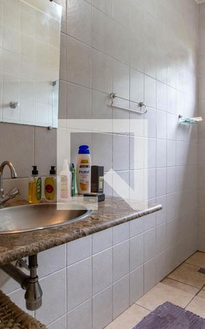 Casa à venda com 1200m², 4 quartos e 5 vagasBanheiro Social