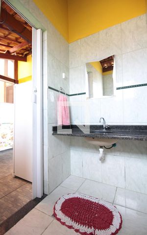 Apartamento à venda com 78m², 2 quartos e 2 vagasBanheiro de Serviço