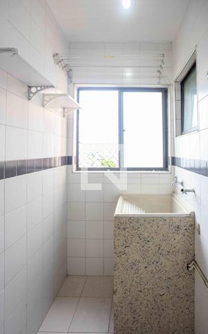 Apartamento à venda com 61m², 3 quartos e 1 vagaÁrea de Serviço