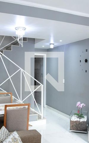 Casa de condomínio à venda com 112m², 2 quartos e 1 vagaSala