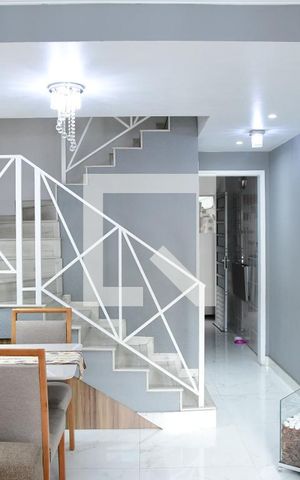 Casa de condomínio à venda com 112m², 2 quartos e 1 vagaSala