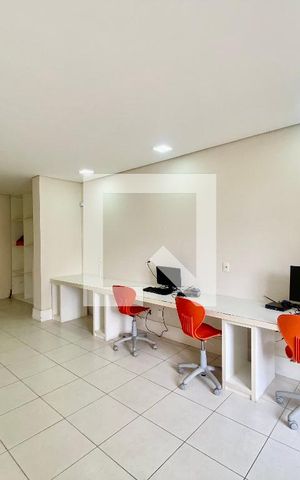 Apartamento à venda com 98m², 3 quartos e 2 vagas Apartamento à venda com 98m², 3 quartos e 2 vagasLan House