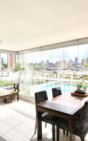 Apartamento à venda com 98m², 3 quartos e 2 vagas Apartamento à venda com 98m², 3 quartos e 2 vagasVaranda gourmet