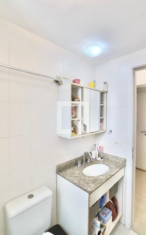 Apartamento à venda com 98m², 3 quartos e 2 vagas Apartamento à venda com 98m², 3 quartos e 2 vagasBanheiro do Quarto 1