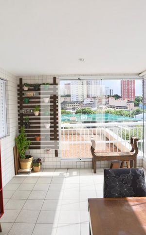 Apartamento à venda com 98m², 3 quartos e 2 vagas Apartamento à venda com 98m², 3 quartos e 2 vagasVaranda gourmet