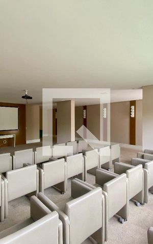 Apartamento à venda com 98m², 3 quartos e 2 vagas Apartamento à venda com 98m², 3 quartos e 2 vagasCinema