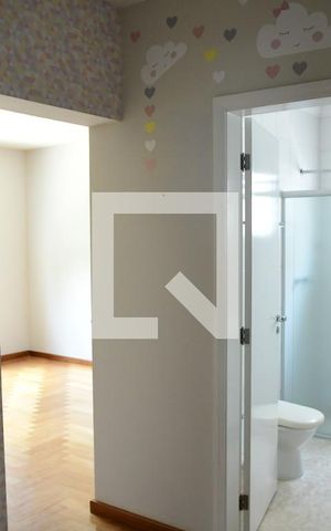 Casa de condomínio para alugar com 582m², 4 quartos e 4 vagasSuíte 1 