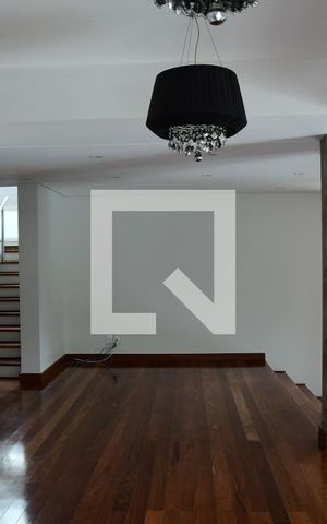 Casa de condomínio para alugar com 582m², 4 quartos e 4 vagasSala