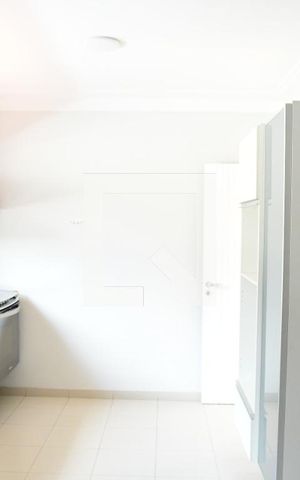Casa de condomínio para alugar com 582m², 4 quartos e 4 vagasCozinha