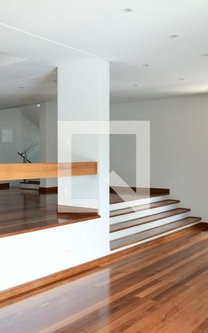 Casa de condomínio para alugar com 582m², 4 quartos e 4 vagasSala