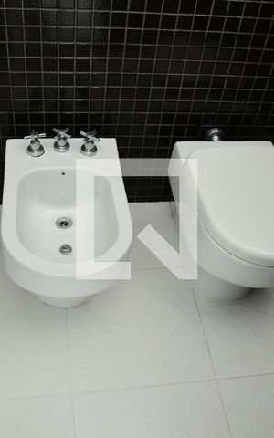 Casa de condomínio para alugar com 582m², 4 quartos e 4 vagasBanheiro da Suíte 4 
